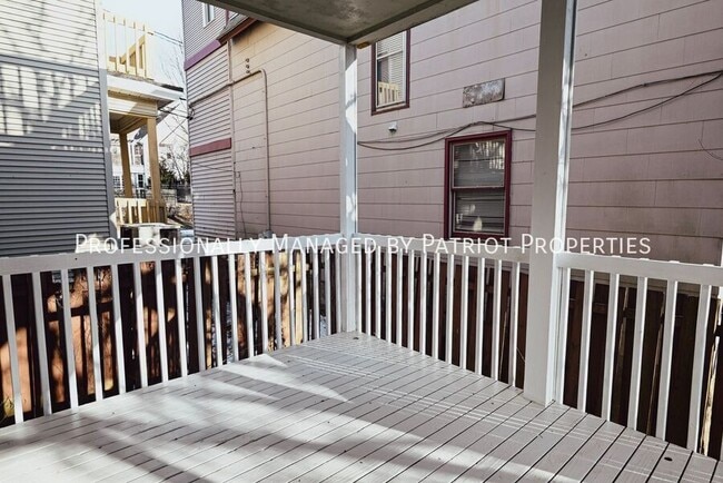 Building Photo - 405 W Main St