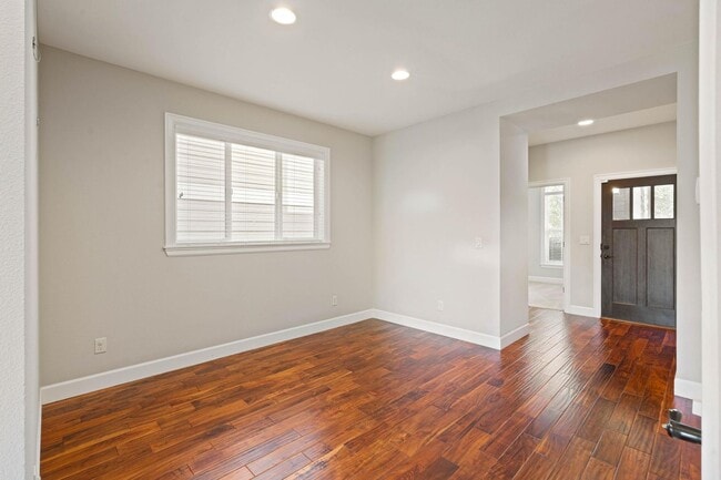 Building Photo - Spacious 4-bdrm/3-bath in North Bethany—Ga...