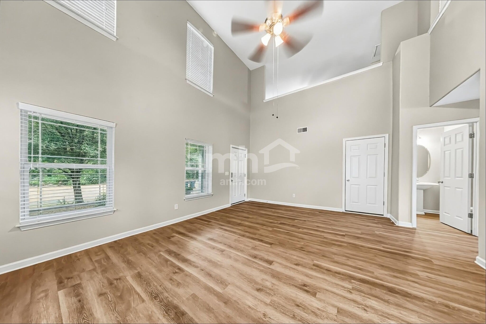 Building Photo - 122 Spring Lakes Dr