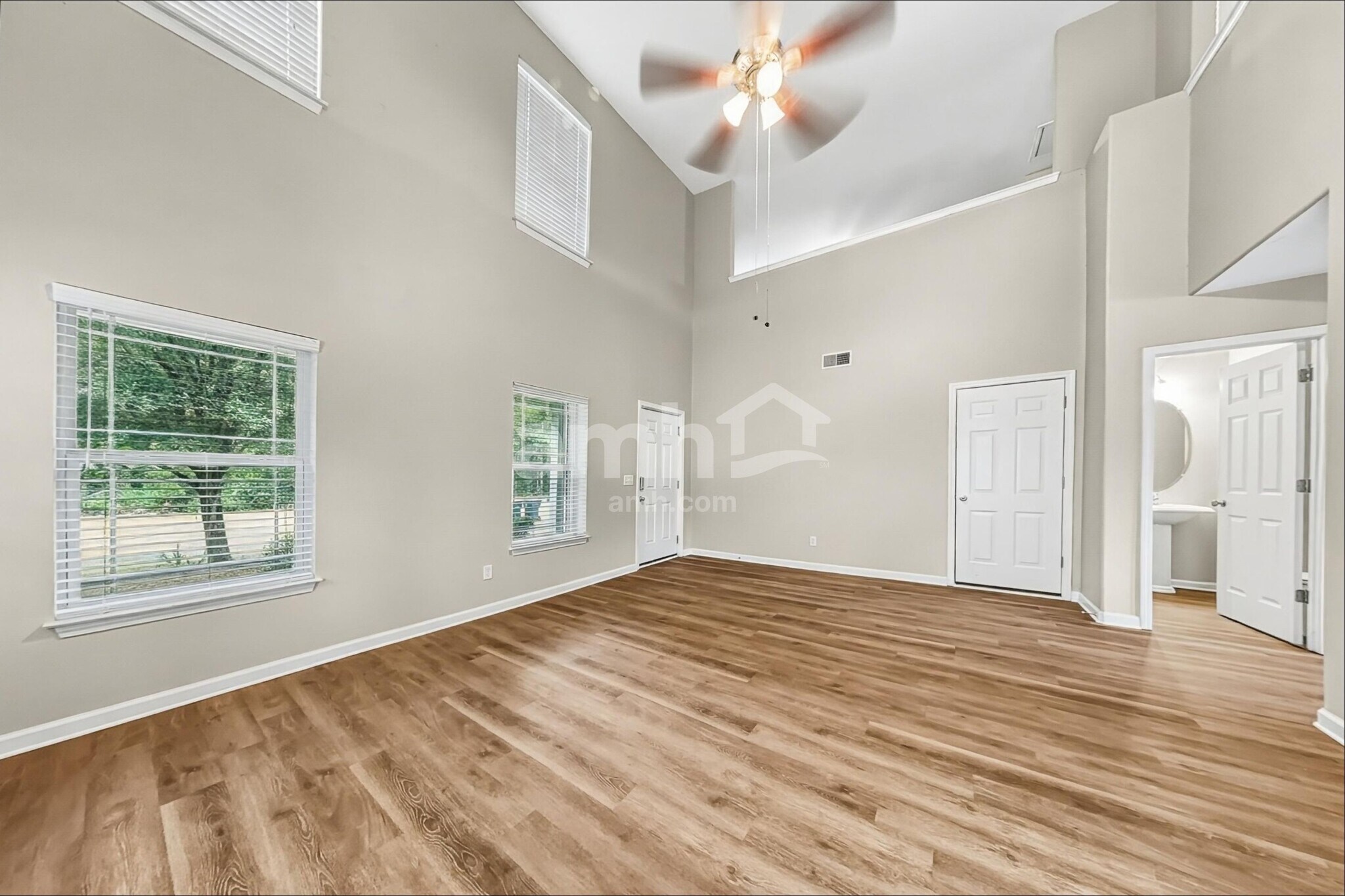 Building Photo - 122 Spring Lakes Dr