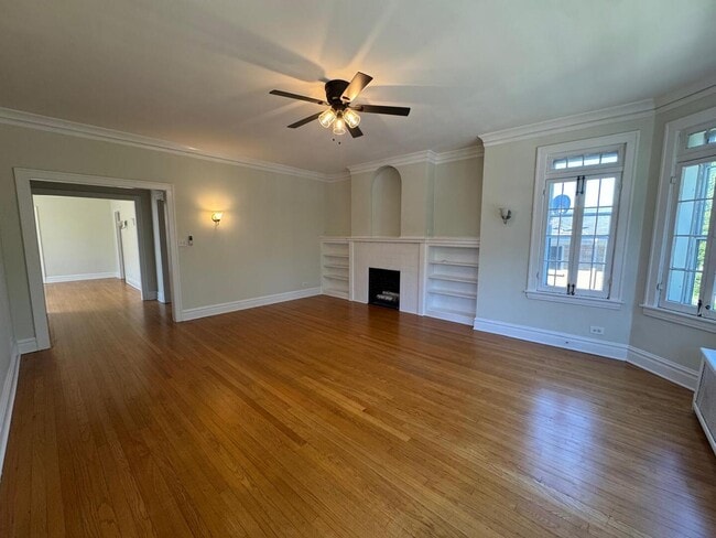 Building Photo - 4827 Elm St