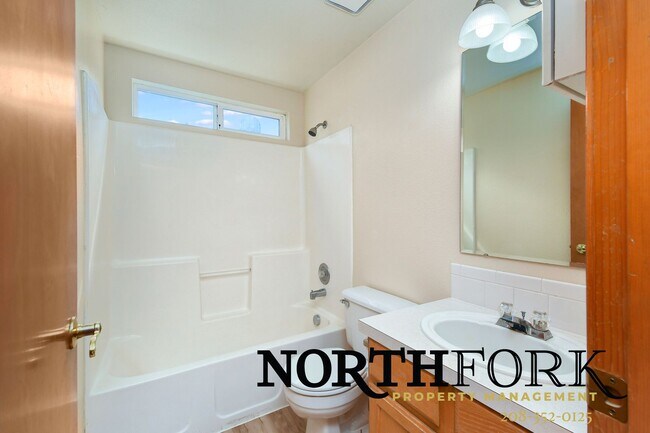 Building Photo - Comfortable Living with Room to Breathe