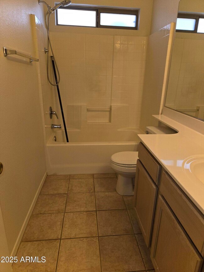 Building Photo - 8746 W Manzanita Dr