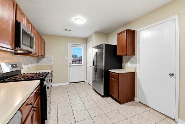 Building Photo - 1230 Grassy View Dr