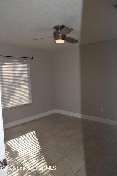 Building Photo - 1657 Norwood St NE