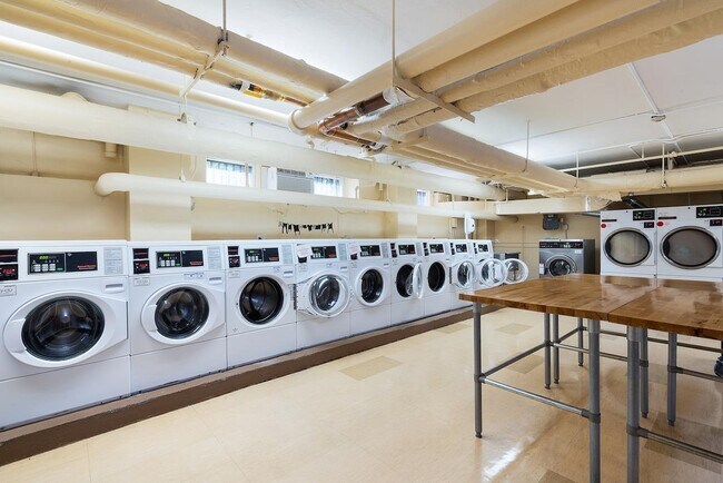 Building Photo - 201 St Pauls Ave