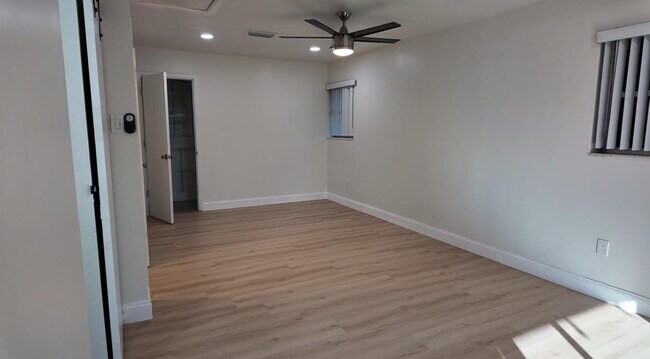 Building Photo - 600 NW 38th Ct