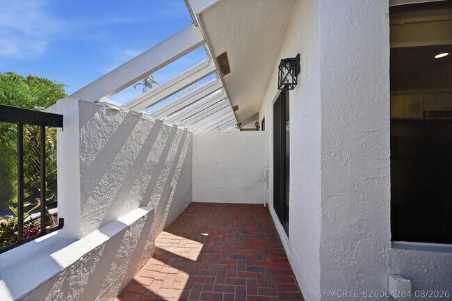 Building Photo - 10775 Waterberry Dr