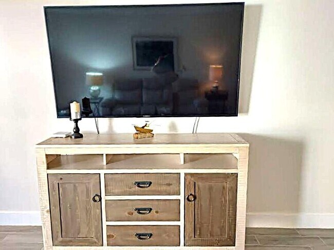 Building Photo - 2903 Victoria Cir