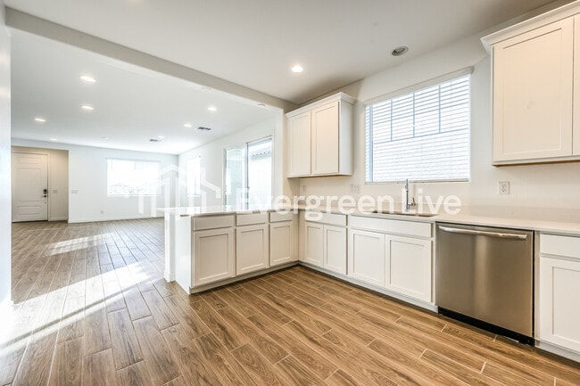 Building Photo - 9733 W Catalina Dr