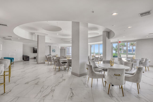 Building Photo - 5200 N Ocean Dr