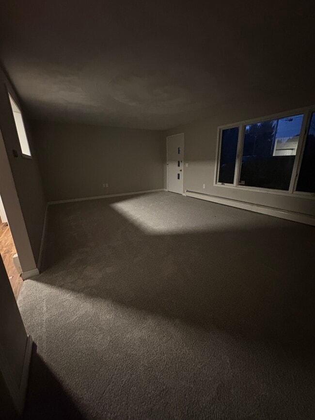 Living Room - 1128 Chew Rd