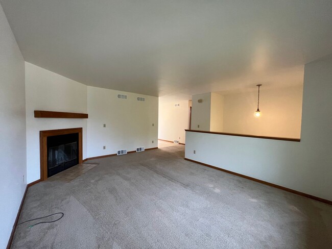 Building Photo - Lacy Road Duplex