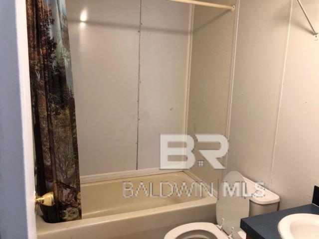 Building Photo - 210 Swallow Cir