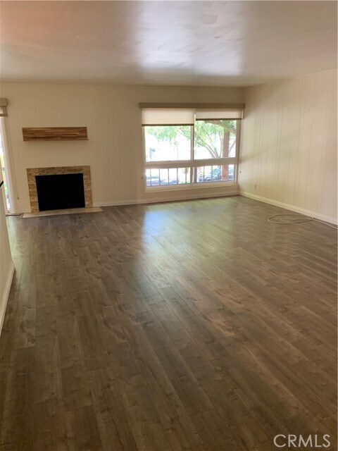 Building Photo - 1127 E Del Mar Blvd