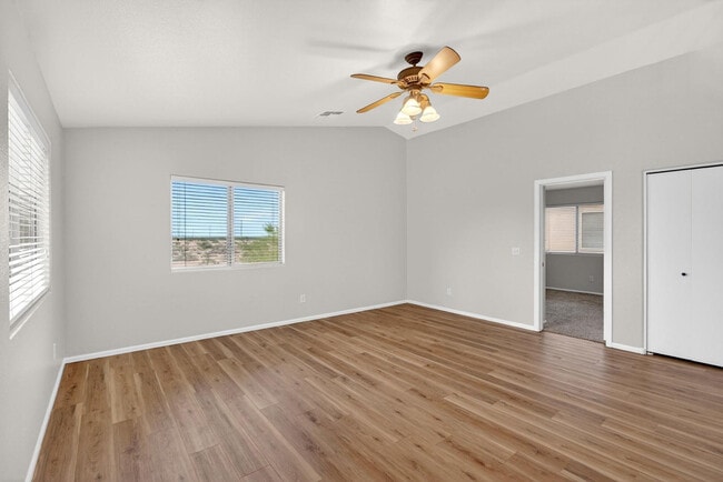 Building Photo - 41628 W Hillman Dr