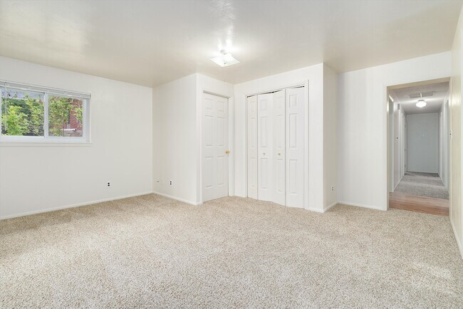 Building Photo - 850 W Chenango Ave