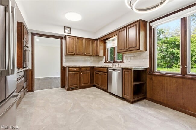 Building Photo - 2056 Laurel Hill Dr