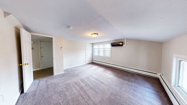 Building Photo - 171 Olive St