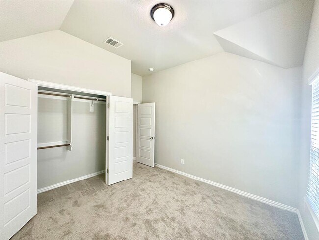 Building Photo - 1017 Hillrose Dr