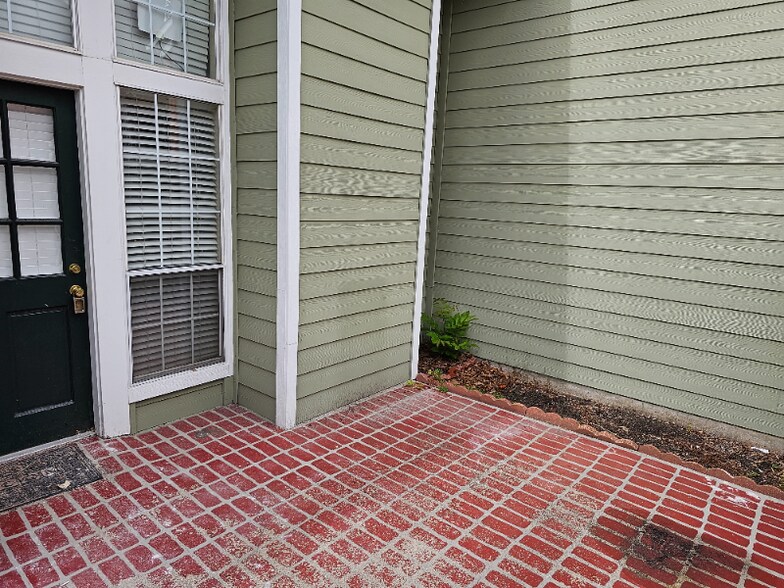 Building Photo - 6220 Bentwood Trail