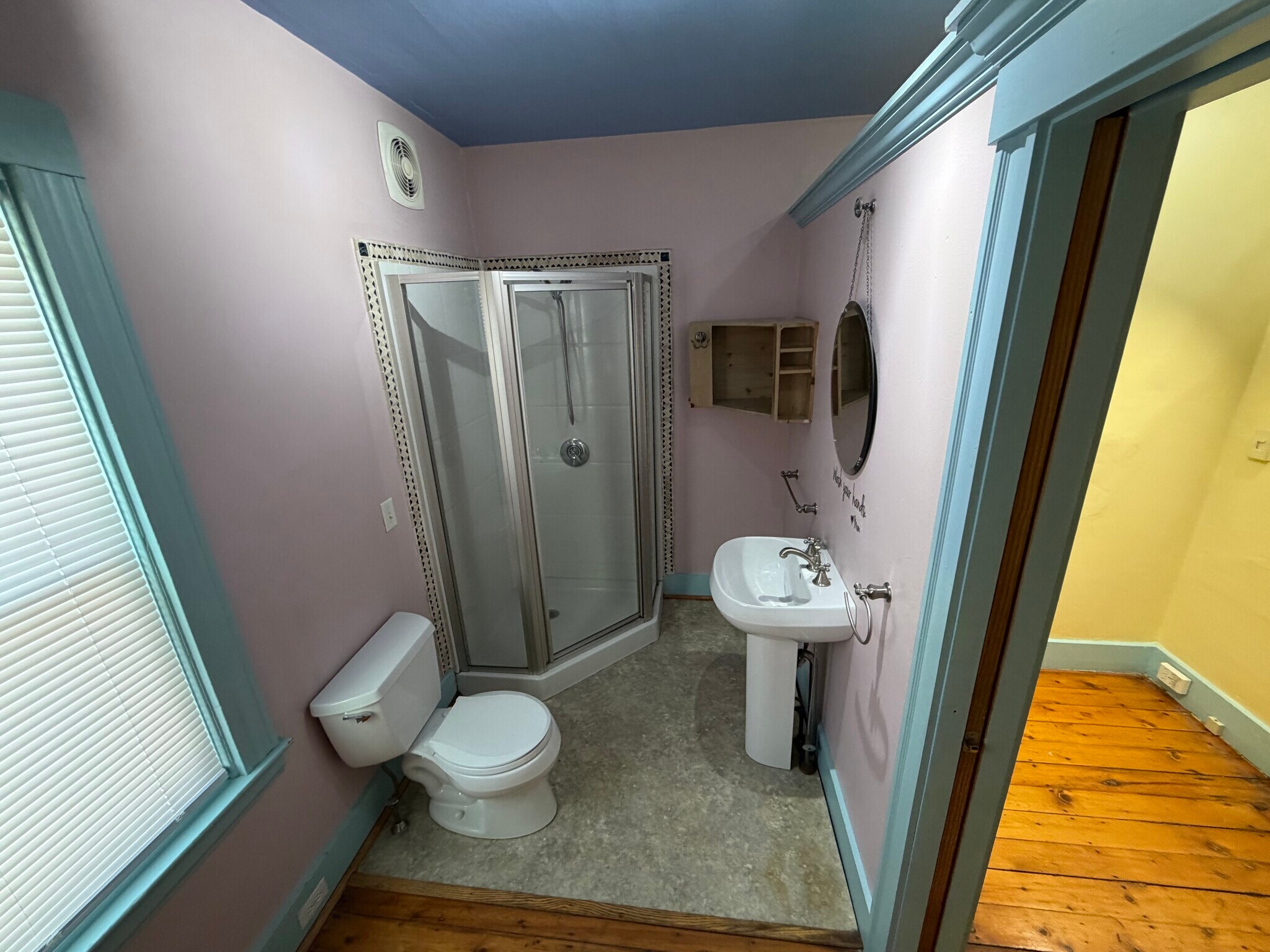 Building Photo - 127 Church Ave