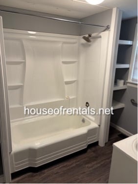 Building Photo - 902 Farris St