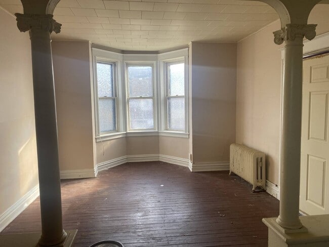 Building Photo - 169 7th Ave