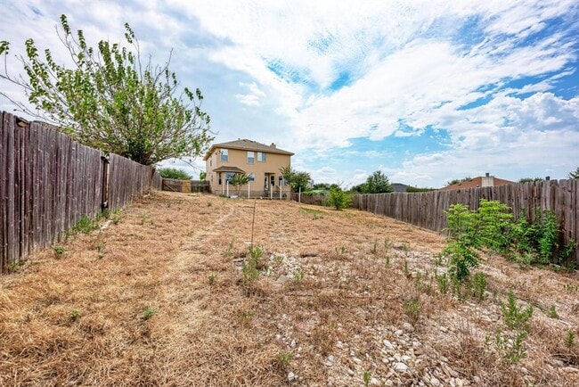 Building Photo - 903 Estate Dr