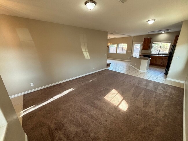 Building Photo - Spacious 4BED/3BATH Home Located in North Las Vegas