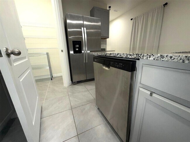 Building Photo - 1329 Derry Ave