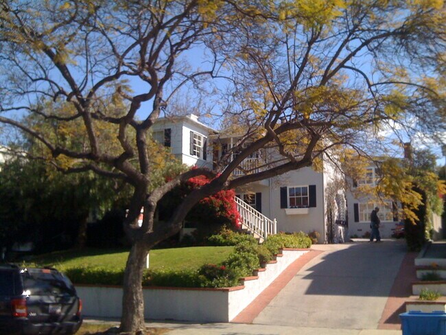 Primary Photo - 1534 Veteran Ave