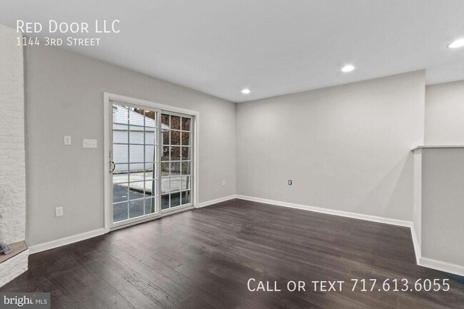Building Photo - 1144 3rd St