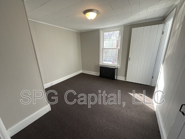 Building Photo - 21 S Washington St