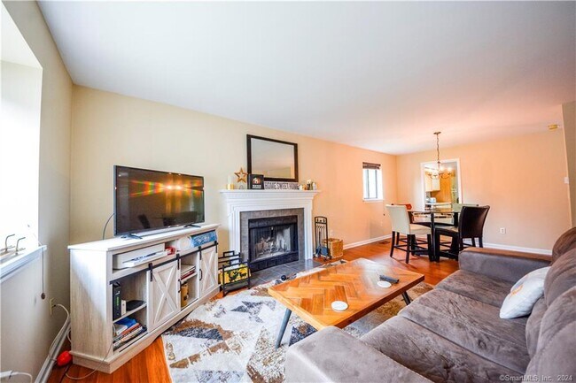 Building Photo - 115 Fillow St