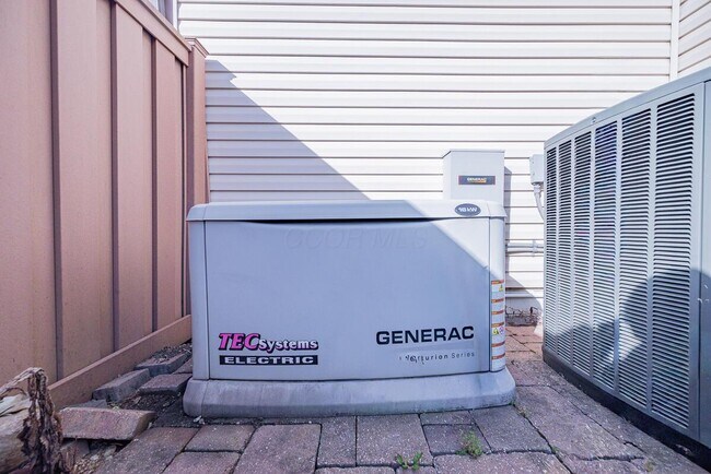 Building Photo - 7630 Alta View Blvd