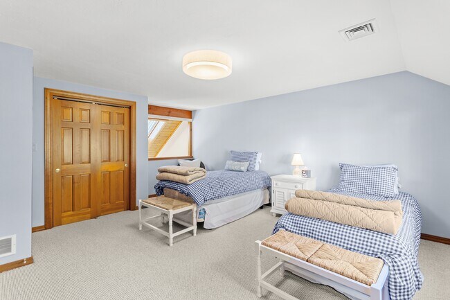 Building Photo - 281 Davidson Dr