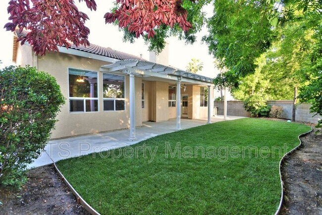 Building Photo - 2040 San Esteban Cir