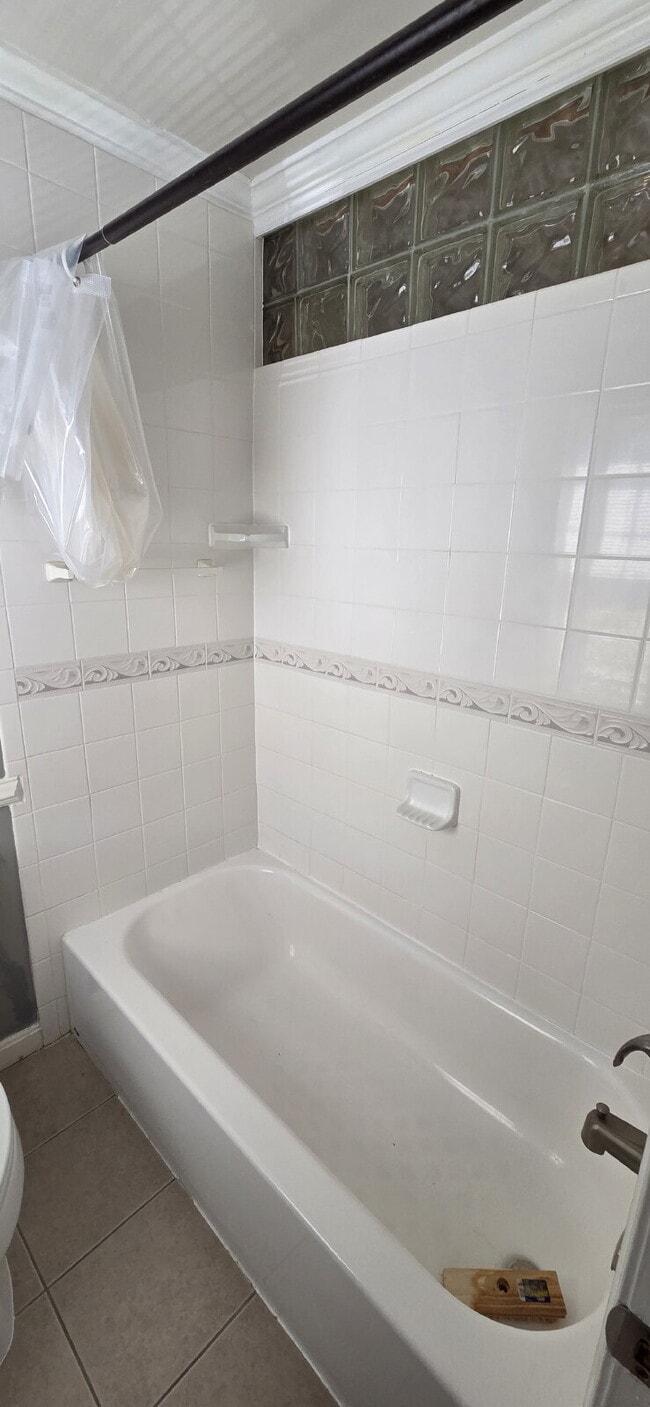 Building Photo - Upper level of townhome