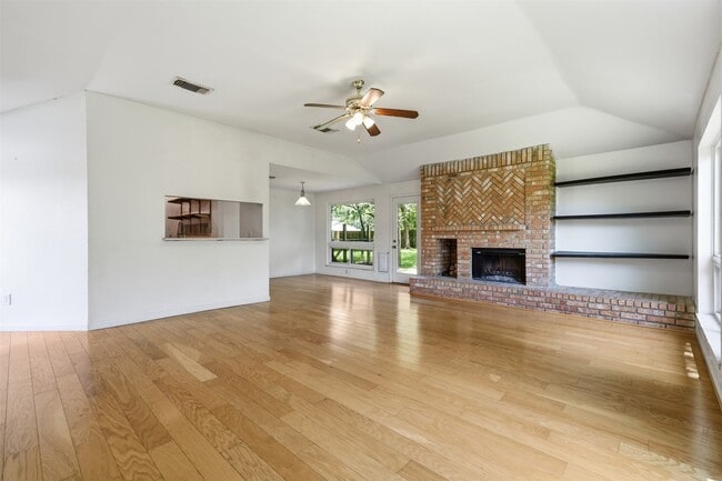 Building Photo - 214 Glen Haven Ct