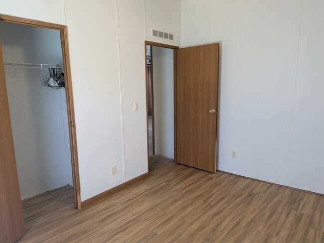 Building Photo - 205 Spruce Ave