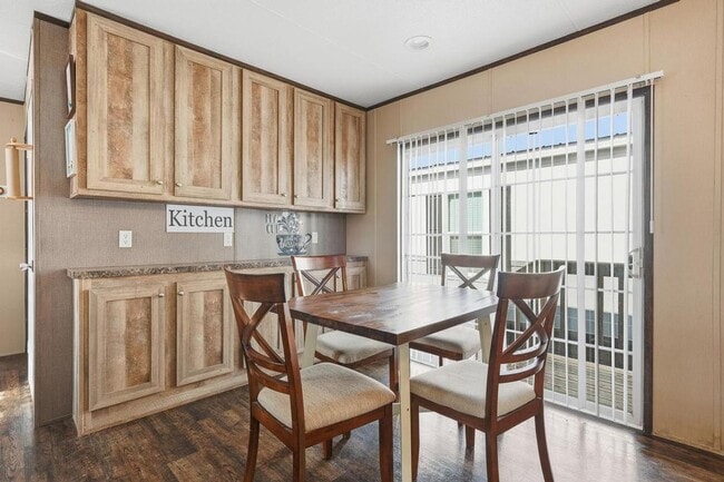 Building Photo - Fully Furnished 3-Bed, 2-Bath Home in Gated Community – Move-In Ready!