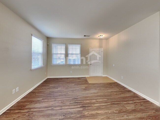 Building Photo - 125 Parkmont Ct