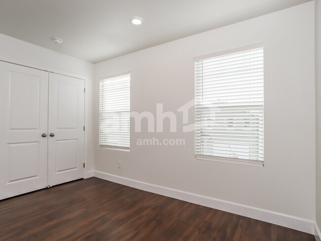 Building Photo - 6521 Enlightenment Dr