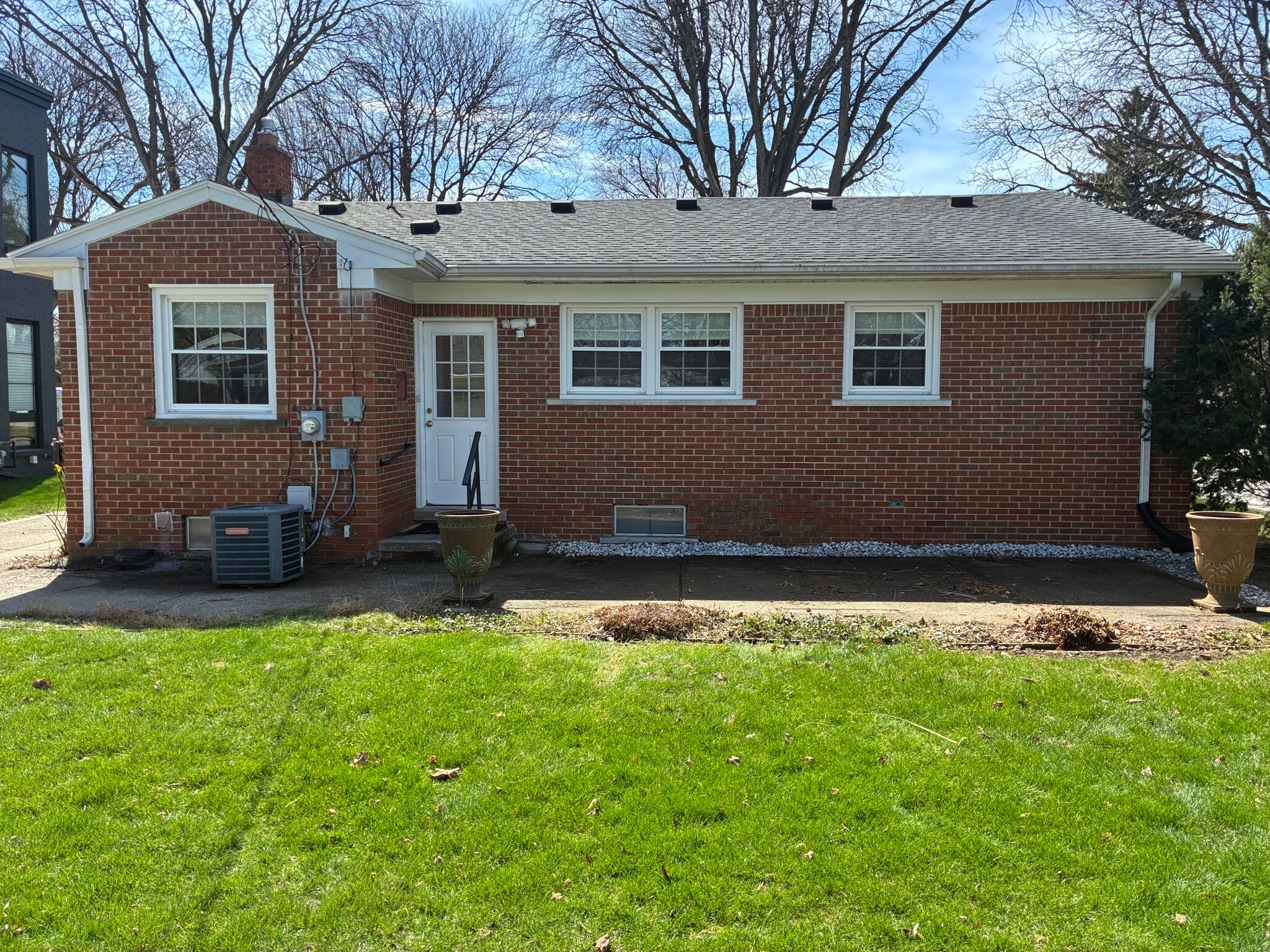 Building Photo - 1655 Hazel St