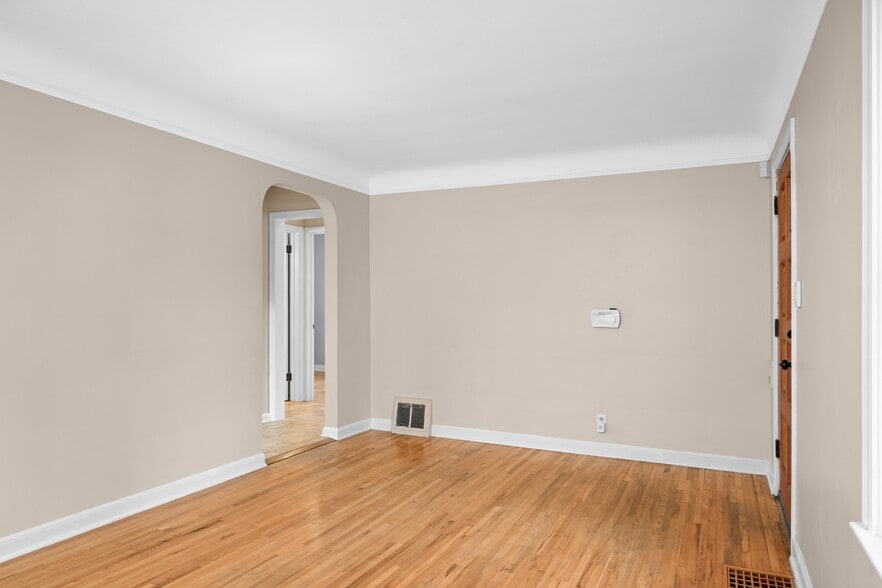 Building Photo - 2820 Idaho Ave S