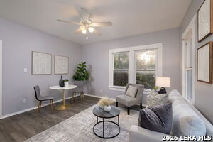 Building Photo - 1614 W Kings Hwy