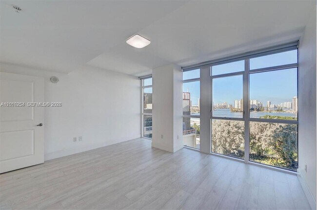Building Photo - 400 Sunny Isles Blvd