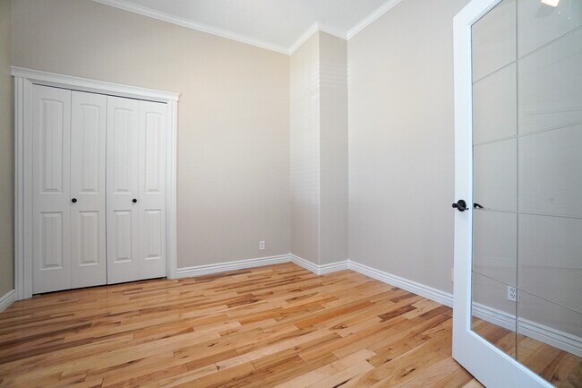 Building Photo - 2511 W Teano Dr