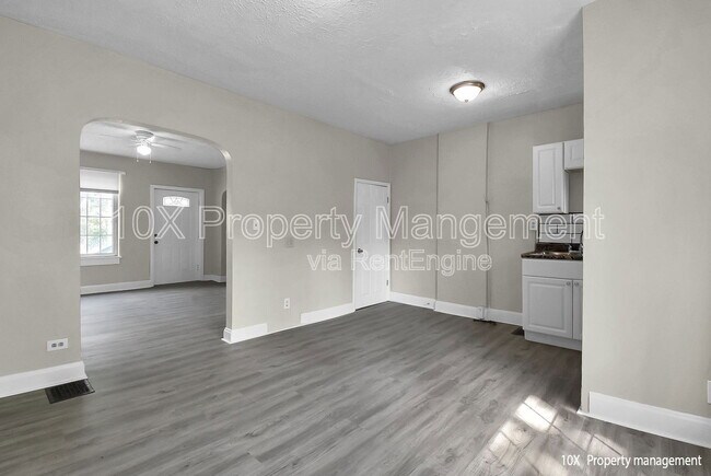 Building Photo - 532 S Terrace Ave